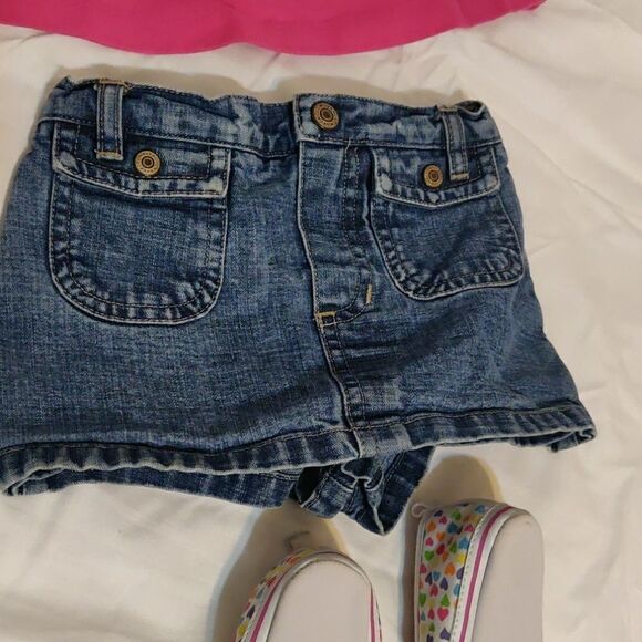 Kidgets Top with Old‎ Navy Skort & Carter's Shoes - Picture 5 of 8